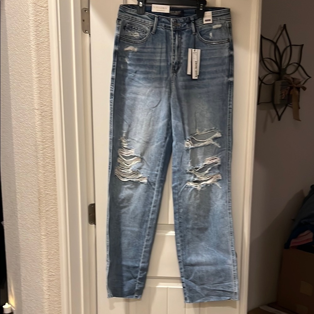 Judy Blue 90’s Straight Distressed Blue Jeans Size 9‎